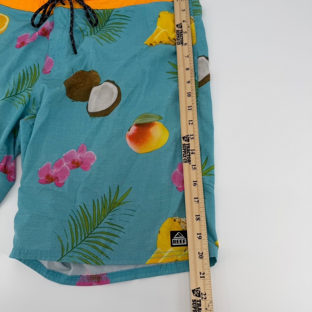 Reef Mens Boardshorts Size 38 Blue Tropical Fruit Coconut Pineapple Swim Trunks - Picture 6 of 11